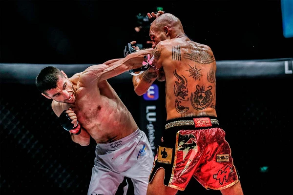 Юсупов победил на One Championship со сломанной рукой